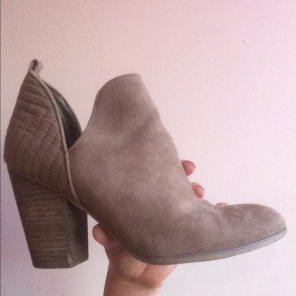 Heeled booties - Picture 1 of 3